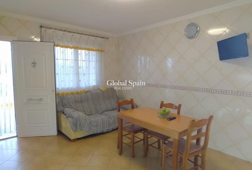 Wiederverkauf - VILLA -
ORIHUELA - LOS DESEMPARADOS