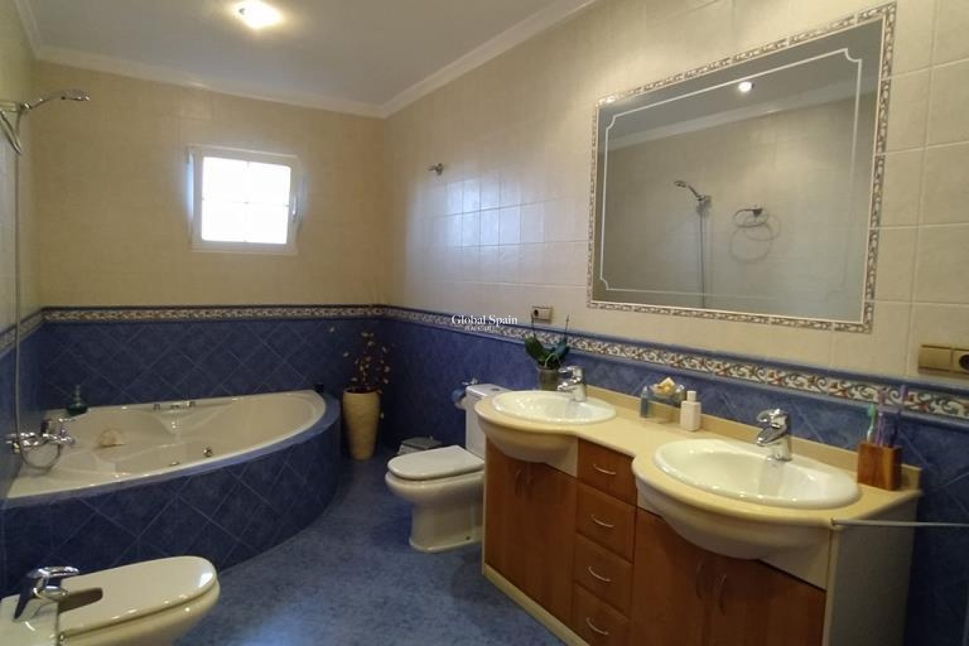 Wiederverkauf - VILLA -
ORIHUELA - LOS DESEMPARADOS