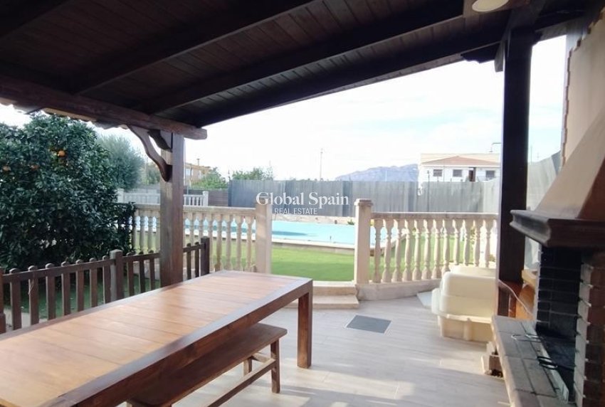 Wiederverkauf - VILLA -
ORIHUELA - LOS DESEMPARADOS