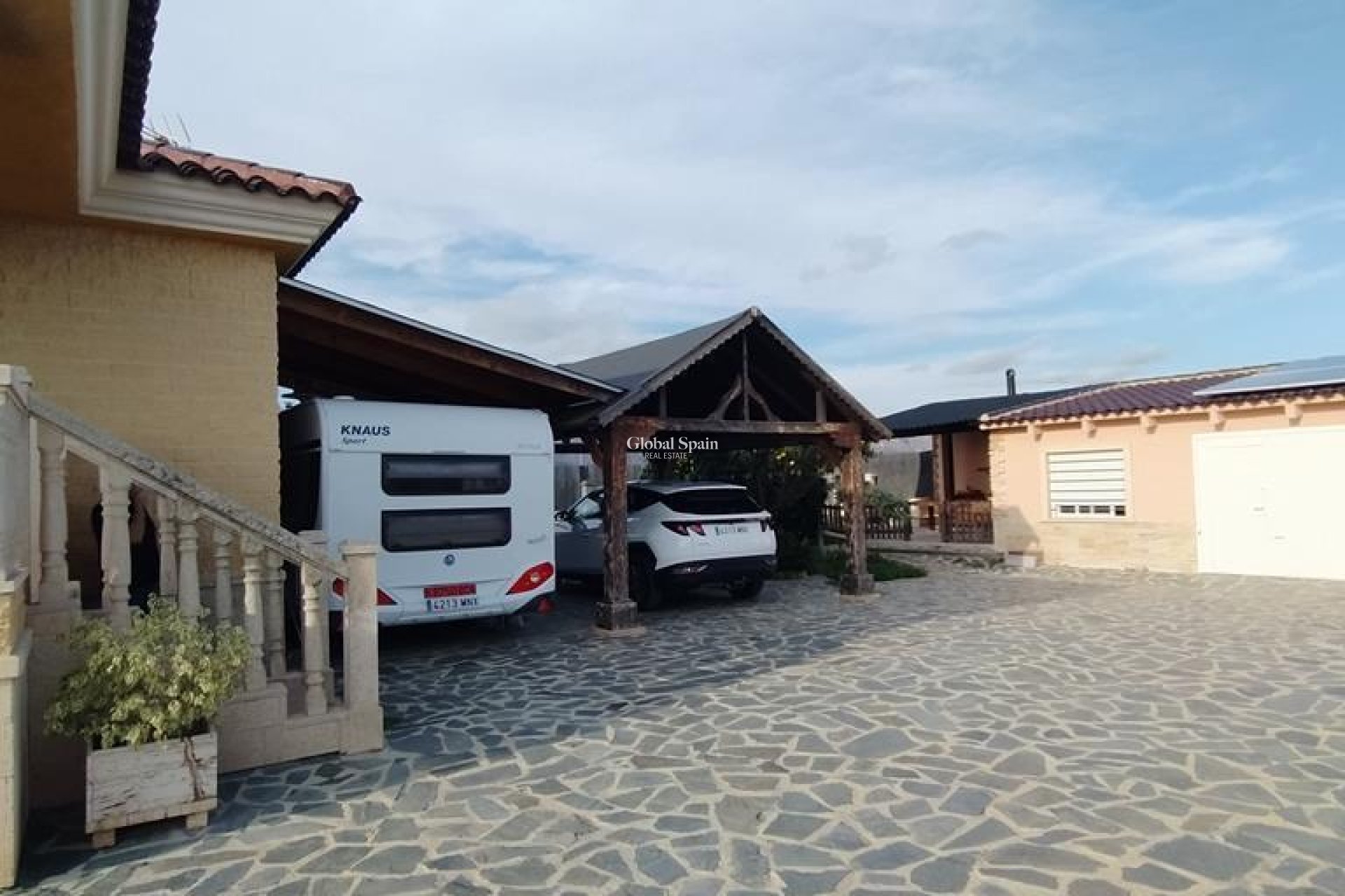 Wiederverkauf - VILLA -
ORIHUELA - LOS DESEMPARADOS