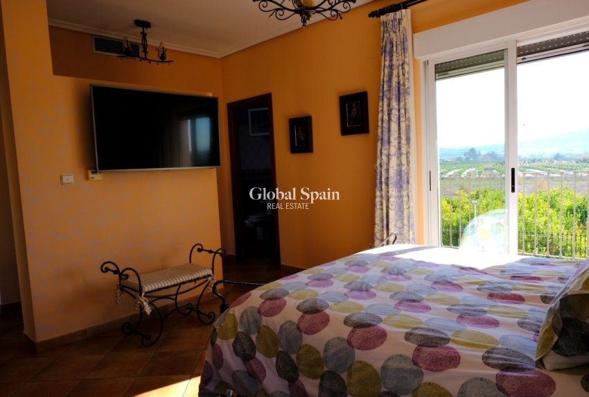 Wiederverkauf - VILLA -
ORIHUELA - Orihuela Ciudad