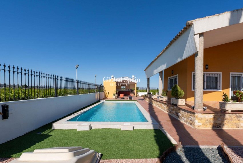 Wiederverkauf - VILLA -
ORIHUELA - Orihuela Ciudad