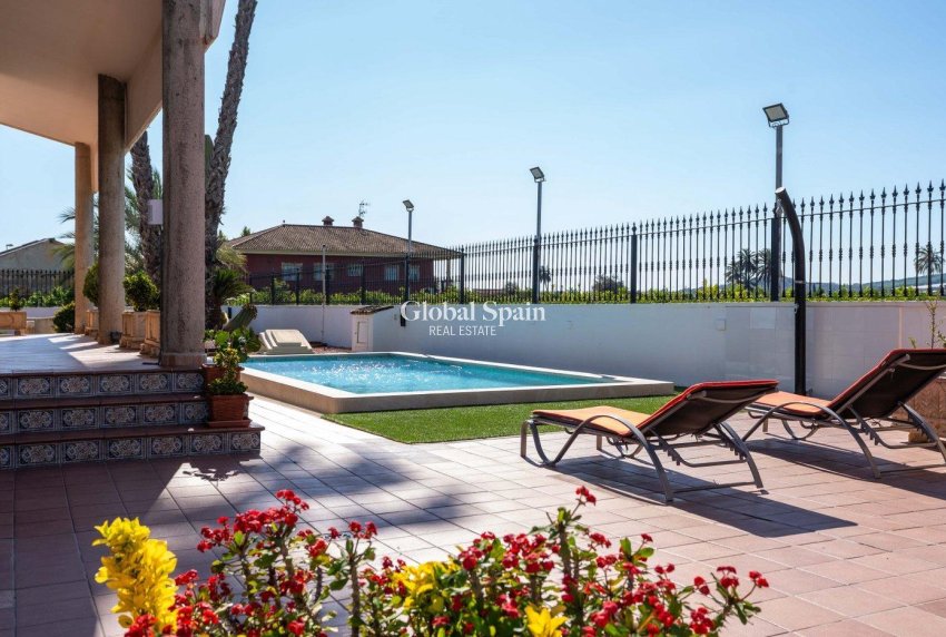 Wiederverkauf - VILLA -
ORIHUELA - Orihuela Ciudad