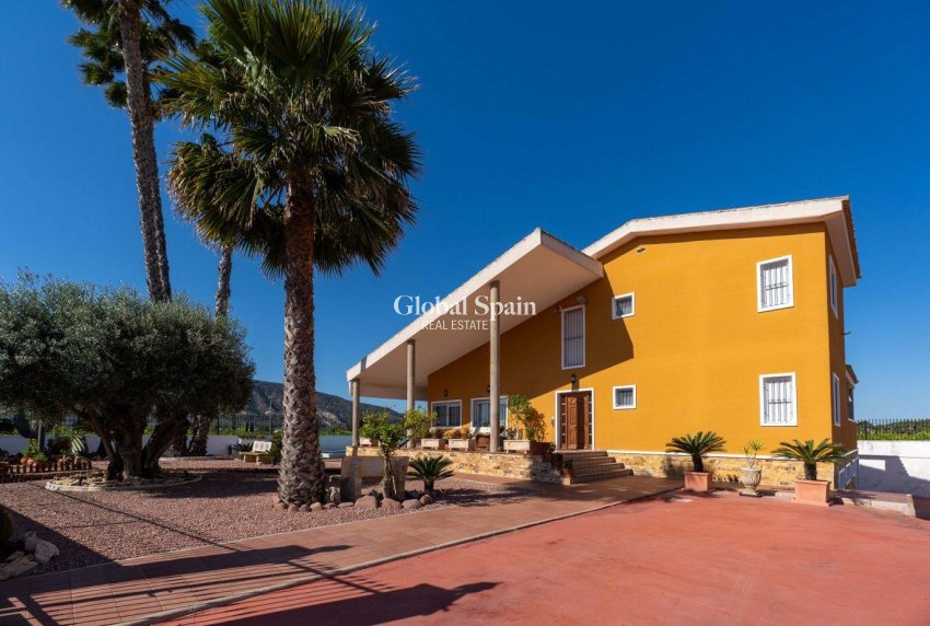 Wiederverkauf - VILLA -
ORIHUELA - Orihuela Ciudad