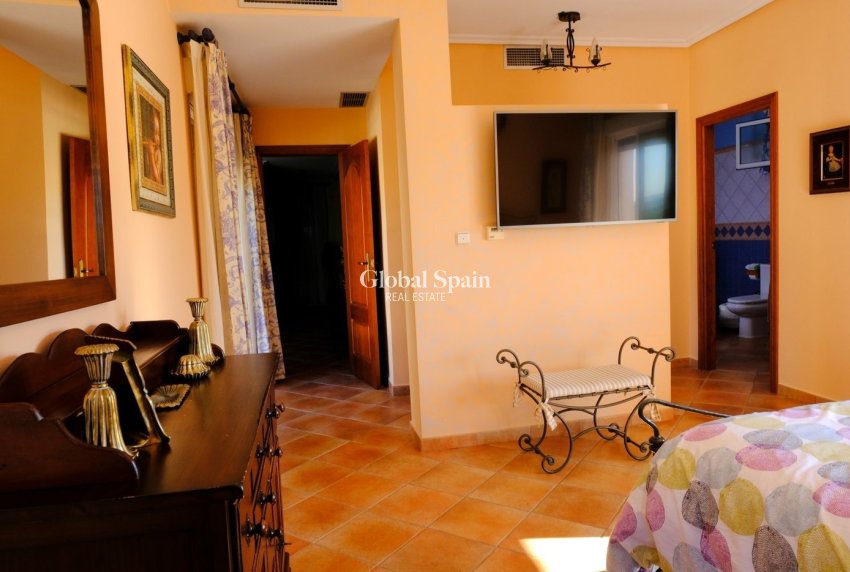 Wiederverkauf - VILLA -
ORIHUELA - Orihuela Ciudad