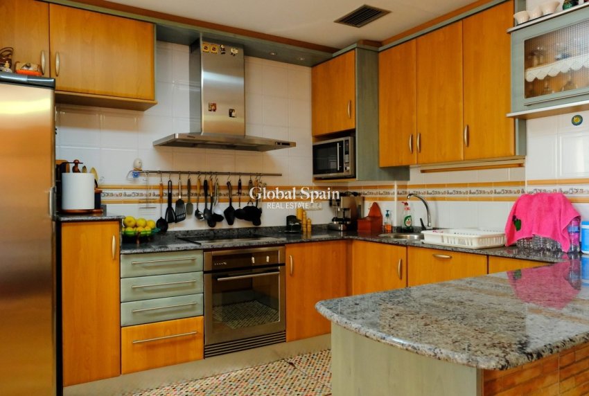 Wiederverkauf - VILLA -
ORIHUELA - Orihuela Ciudad