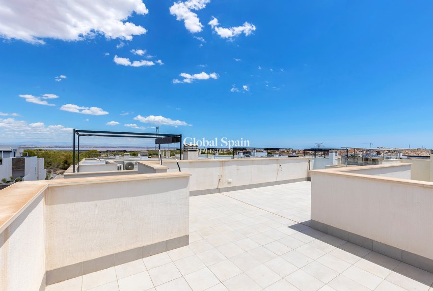 Wiederverkauf - VILLA -
ORIHUELA - Orihuela Costa