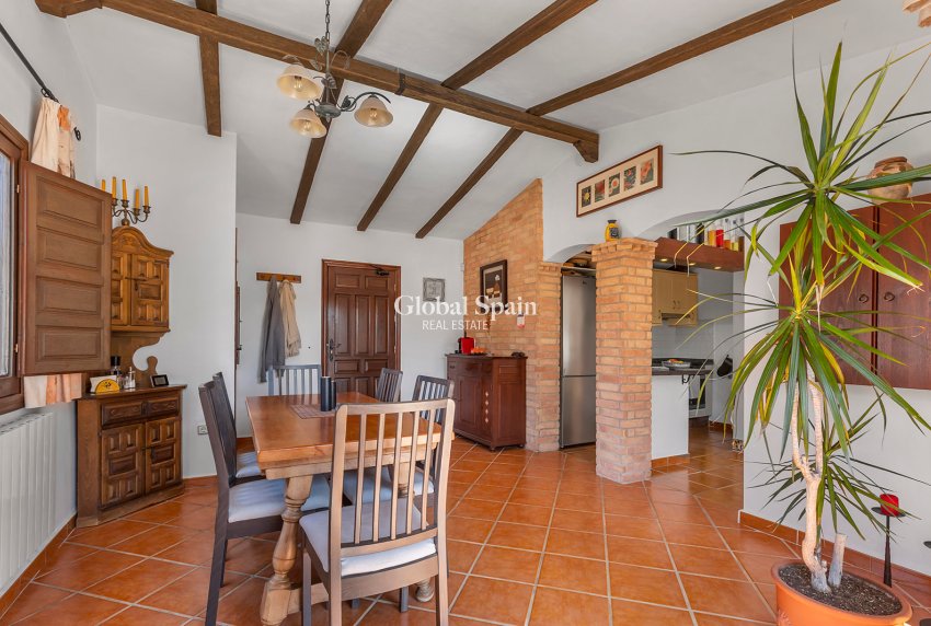 Wiederverkauf - VILLA -
ORIHUELA - Orihuela Costa