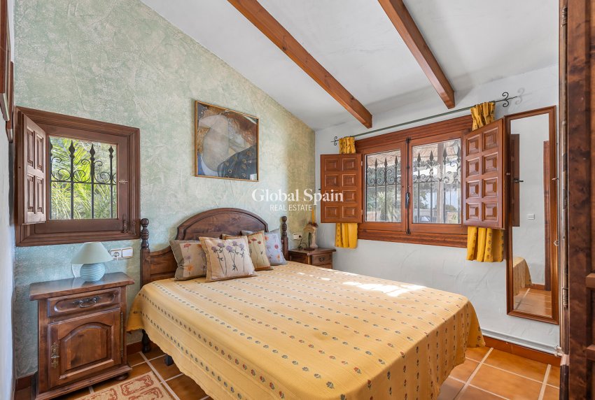Wiederverkauf - VILLA -
ORIHUELA - Orihuela Costa