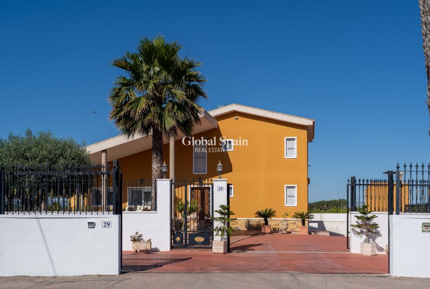 Wiederverkauf - Villa -
ORIHUELA - Orihuela