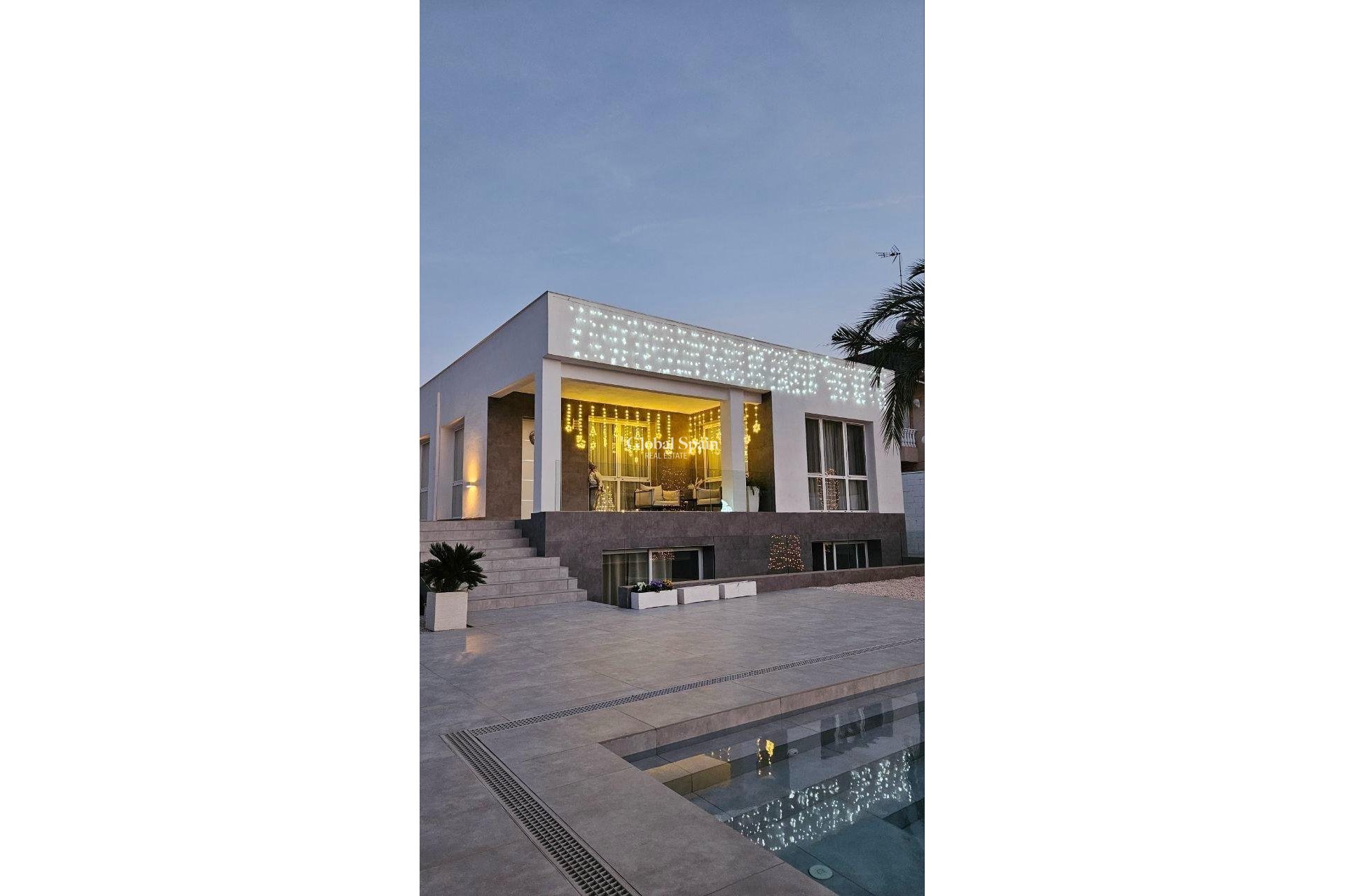 Wiederverkauf - VILLA -
ORIHUELA - Urb. Montepinar