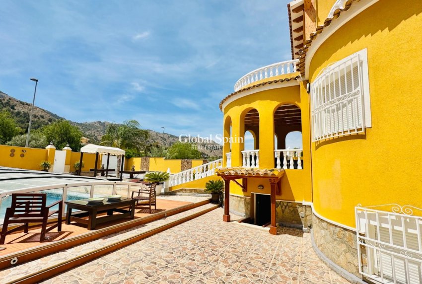 Wiederverkauf - VILLA -
ORIHUELA - Urb. Montepinar