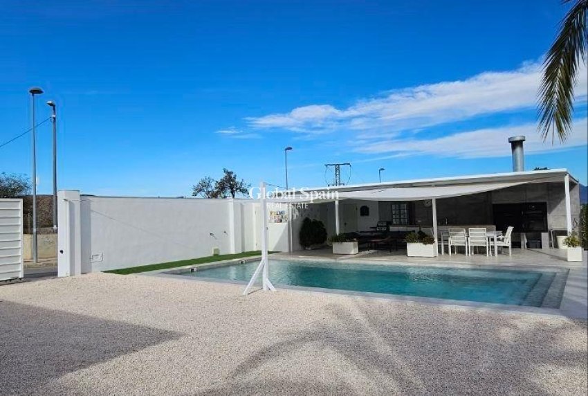 Wiederverkauf - VILLA -
ORIHUELA - Urb. Montepinar