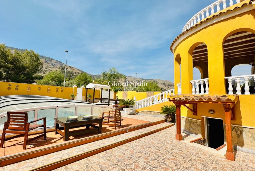 Wiederverkauf - VILLA -
ORIHUELA - Urb. Montepinar