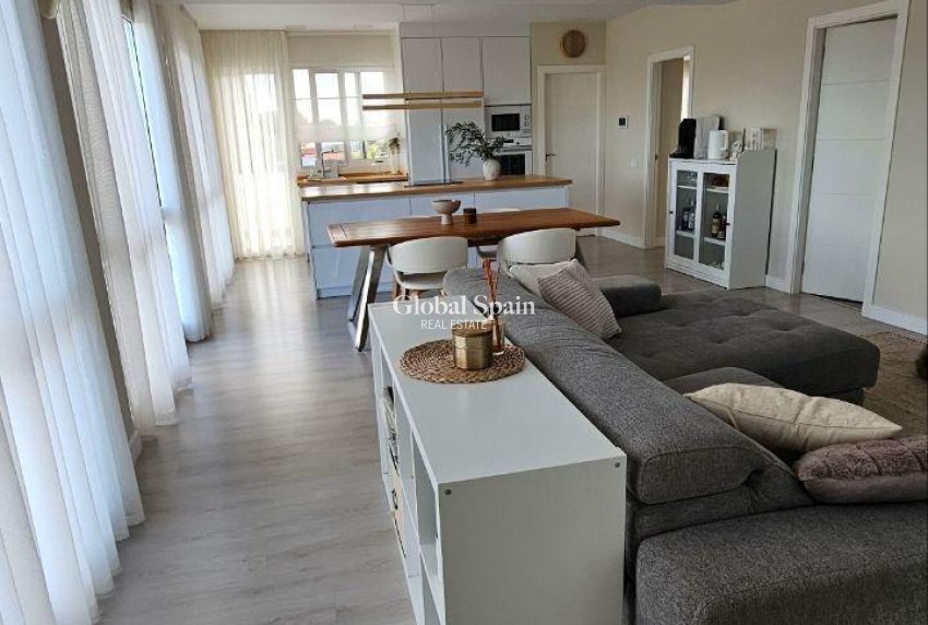 Wiederverkauf - VILLA -
ORIHUELA - Urb. Montepinar