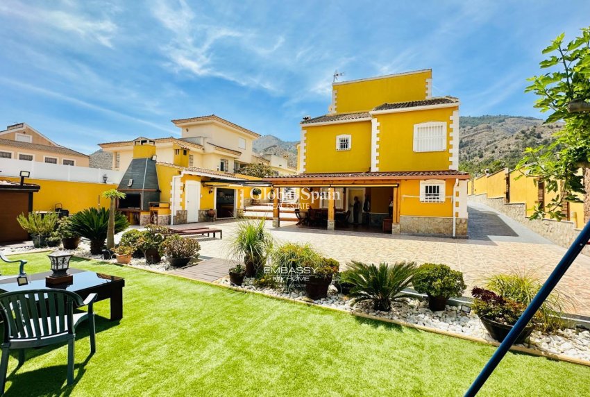 Wiederverkauf - VILLA -
ORIHUELA - Urb. Montepinar