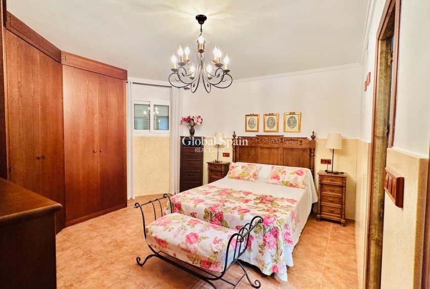 Wiederverkauf - VILLA -
ORIHUELA - Urb. Montepinar