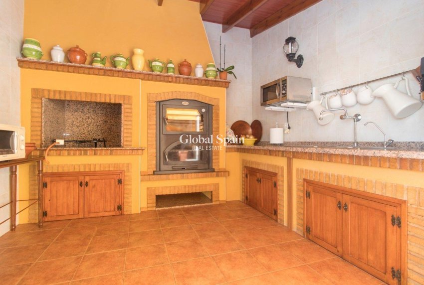 Wiederverkauf - VILLA -
ORIHUELA - Urb. Montepinar