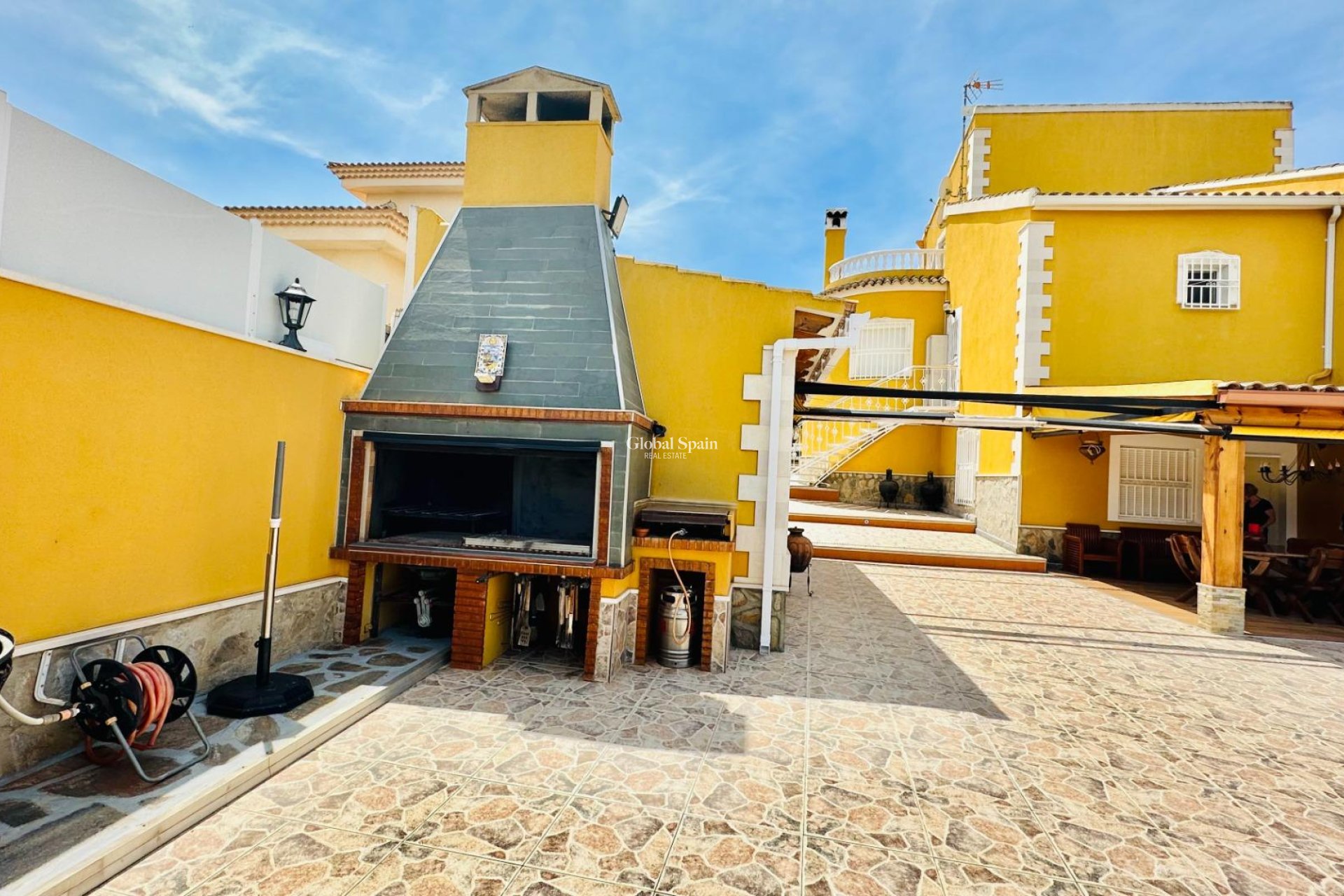 Wiederverkauf - VILLA -
ORIHUELA - Urb. Montepinar