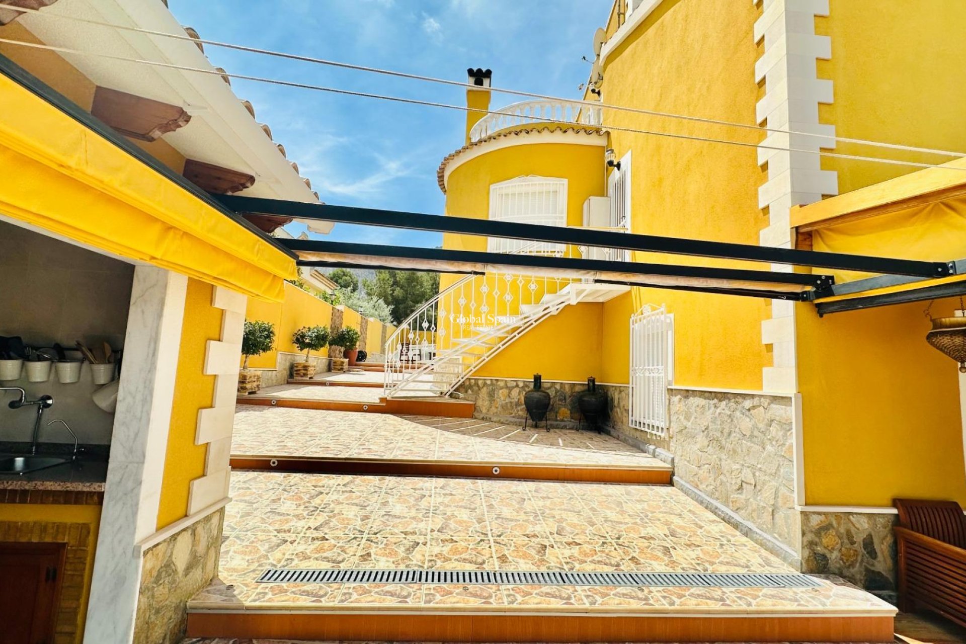 Wiederverkauf - VILLA -
ORIHUELA - Urb. Montepinar
