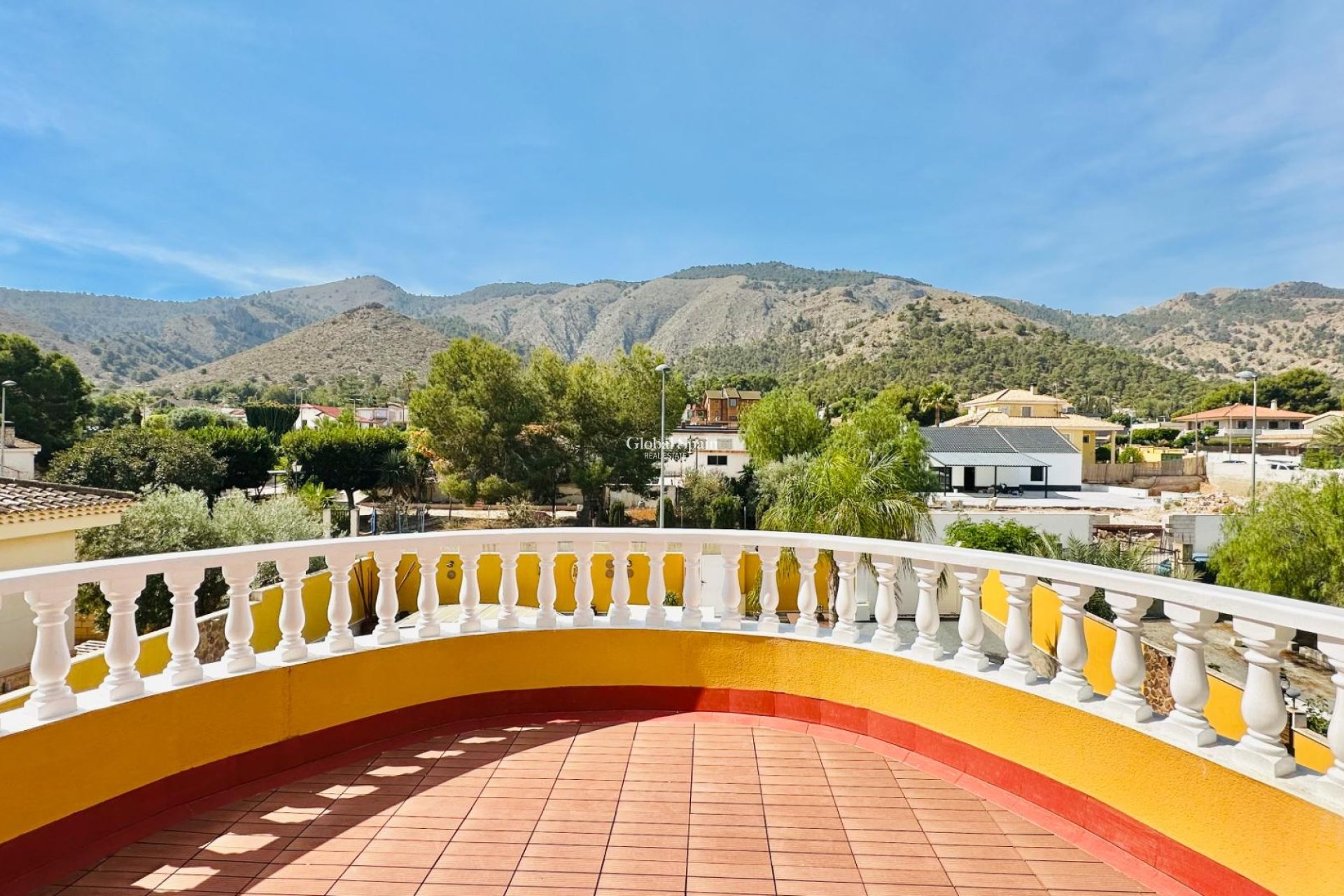 Wiederverkauf - VILLA -
ORIHUELA - Urb. Montepinar