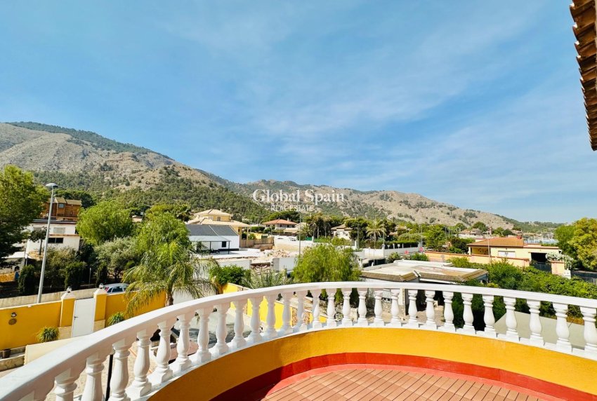 Wiederverkauf - VILLA -
ORIHUELA - Urb. Montepinar