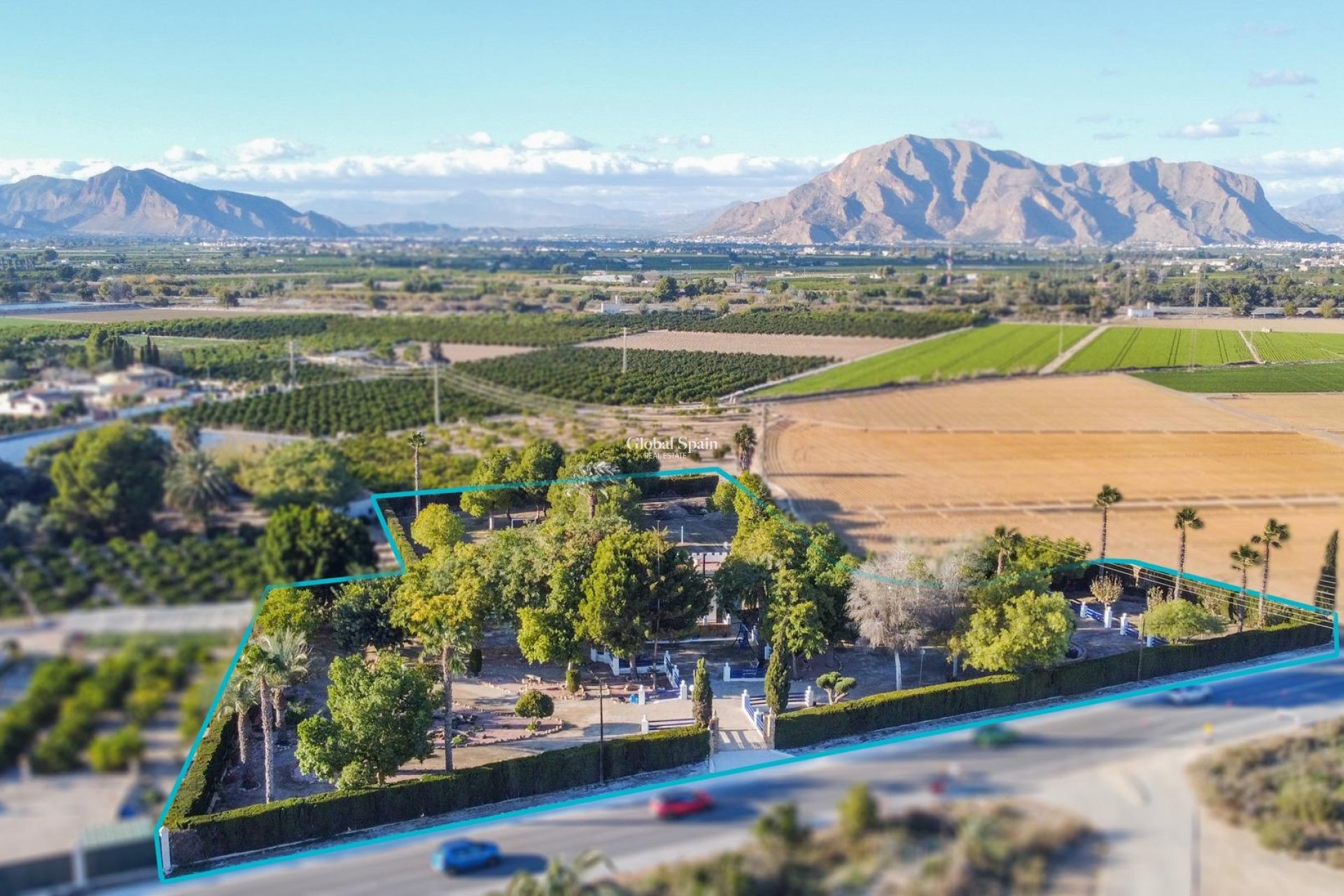 Wiederverkauf - VILLA -
ORIHUELA