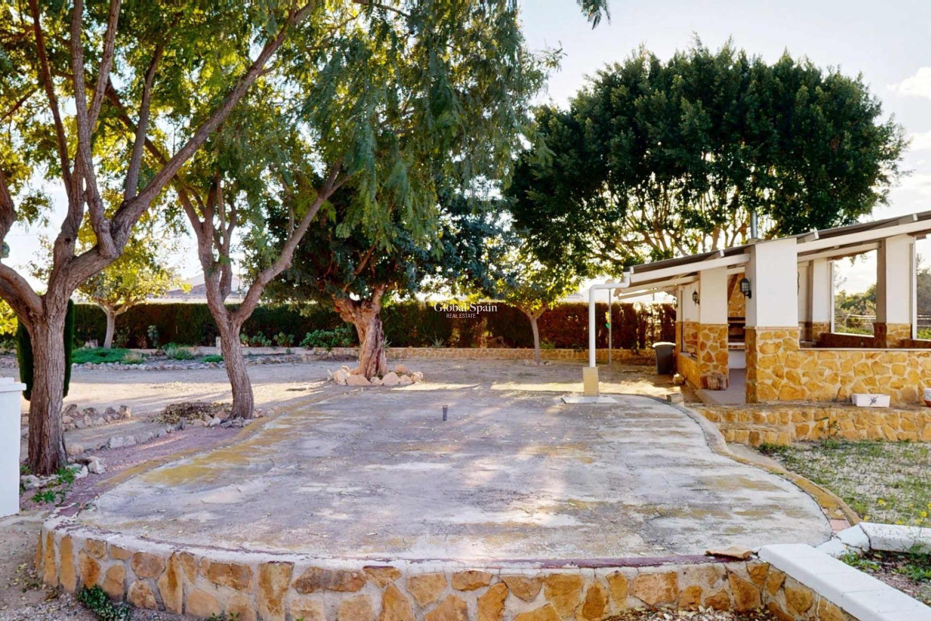 Wiederverkauf - VILLA -
ORIHUELA