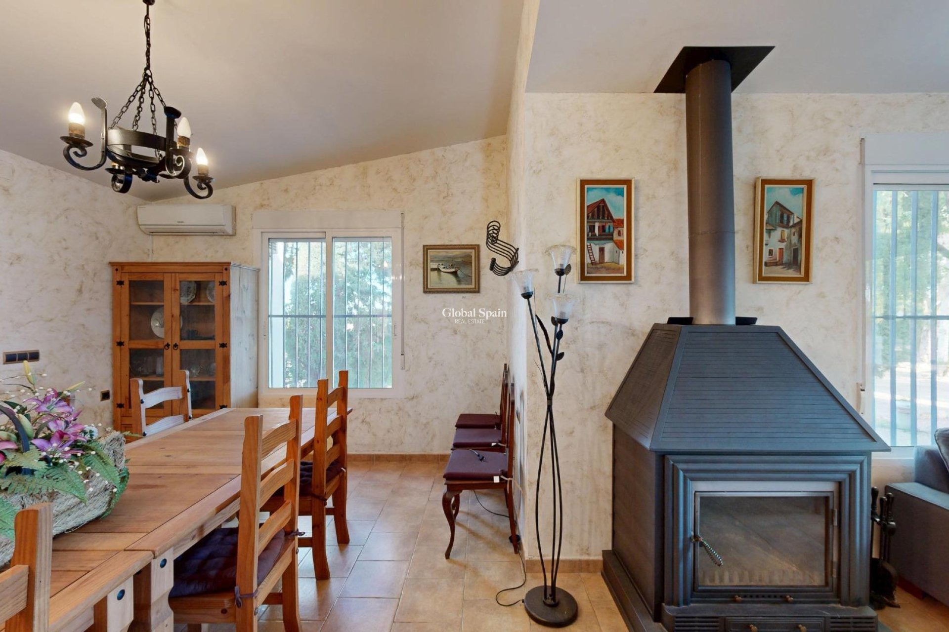 Wiederverkauf - VILLA -
ORIHUELA