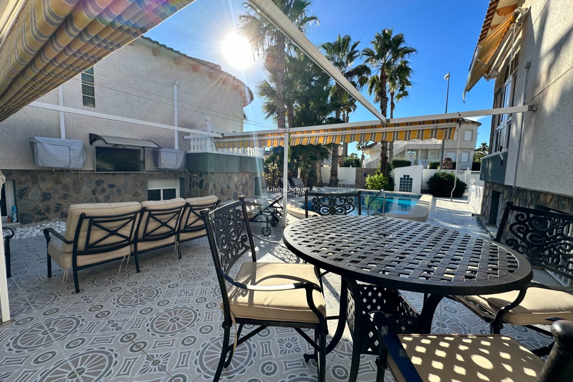 Wiederverkauf - Villa -
ORIHUELA - 