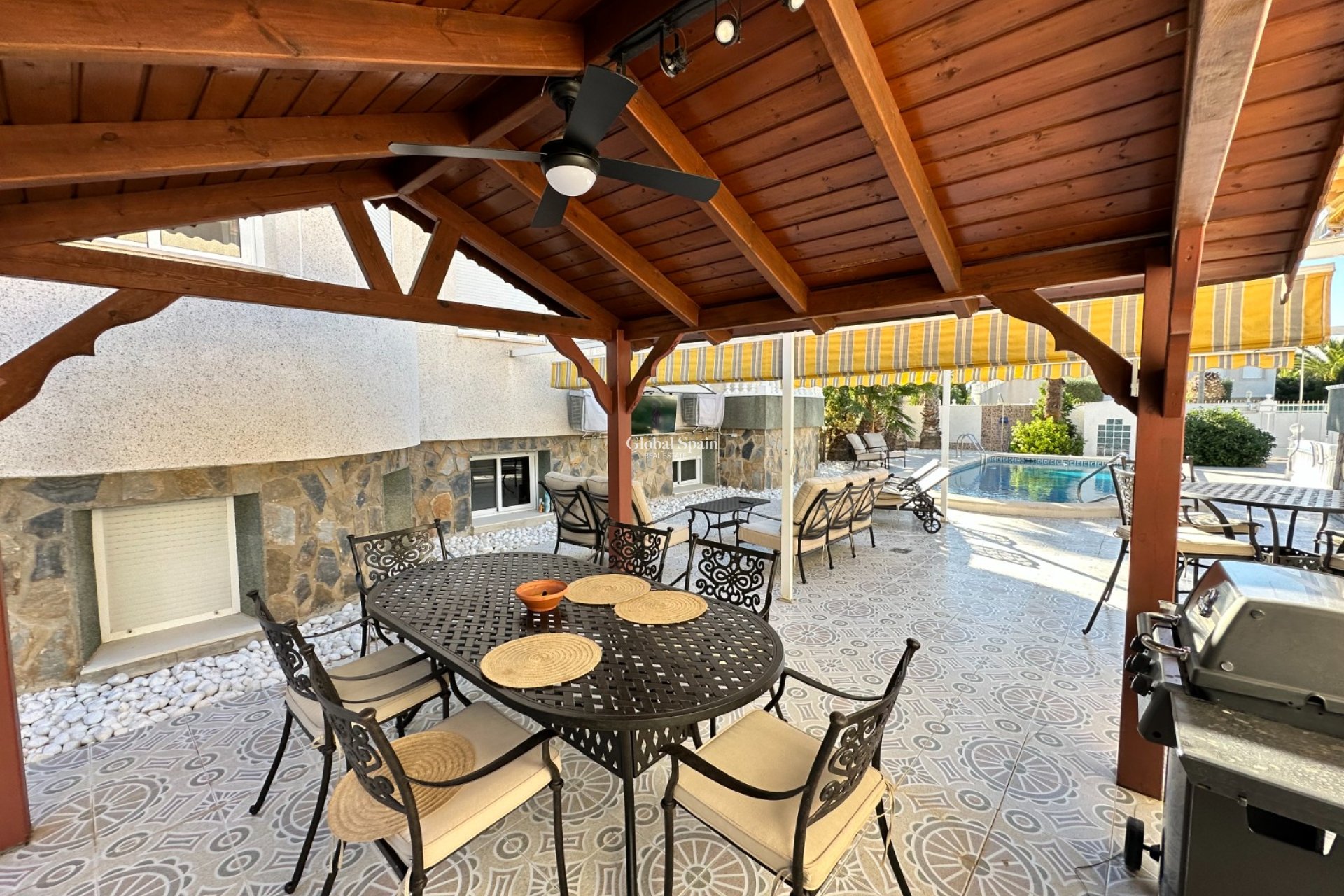 Wiederverkauf - Villa -
ORIHUELA - 