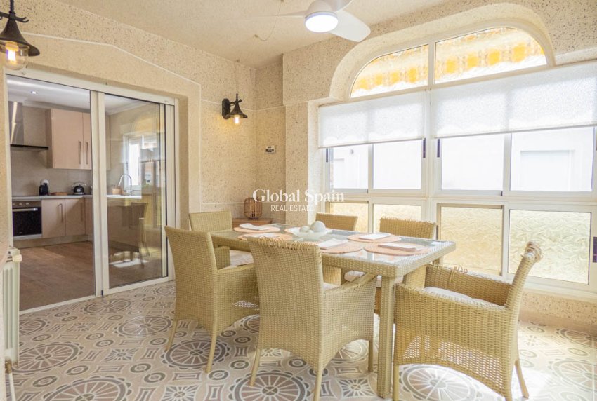 Wiederverkauf - Villa -
ORIHUELA - 