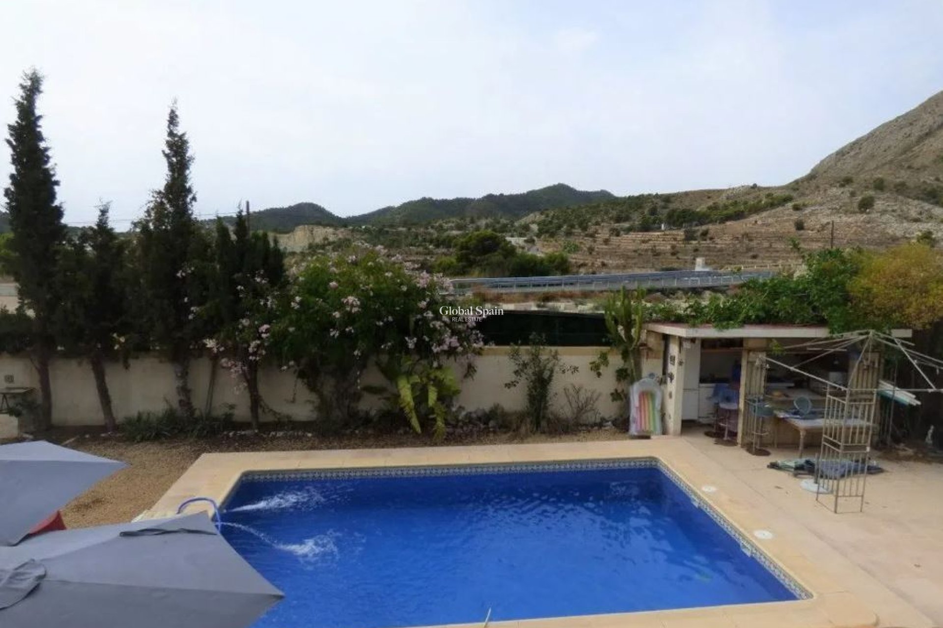 Wiederverkauf - VILLA -
ORXETA - Costa Blanca