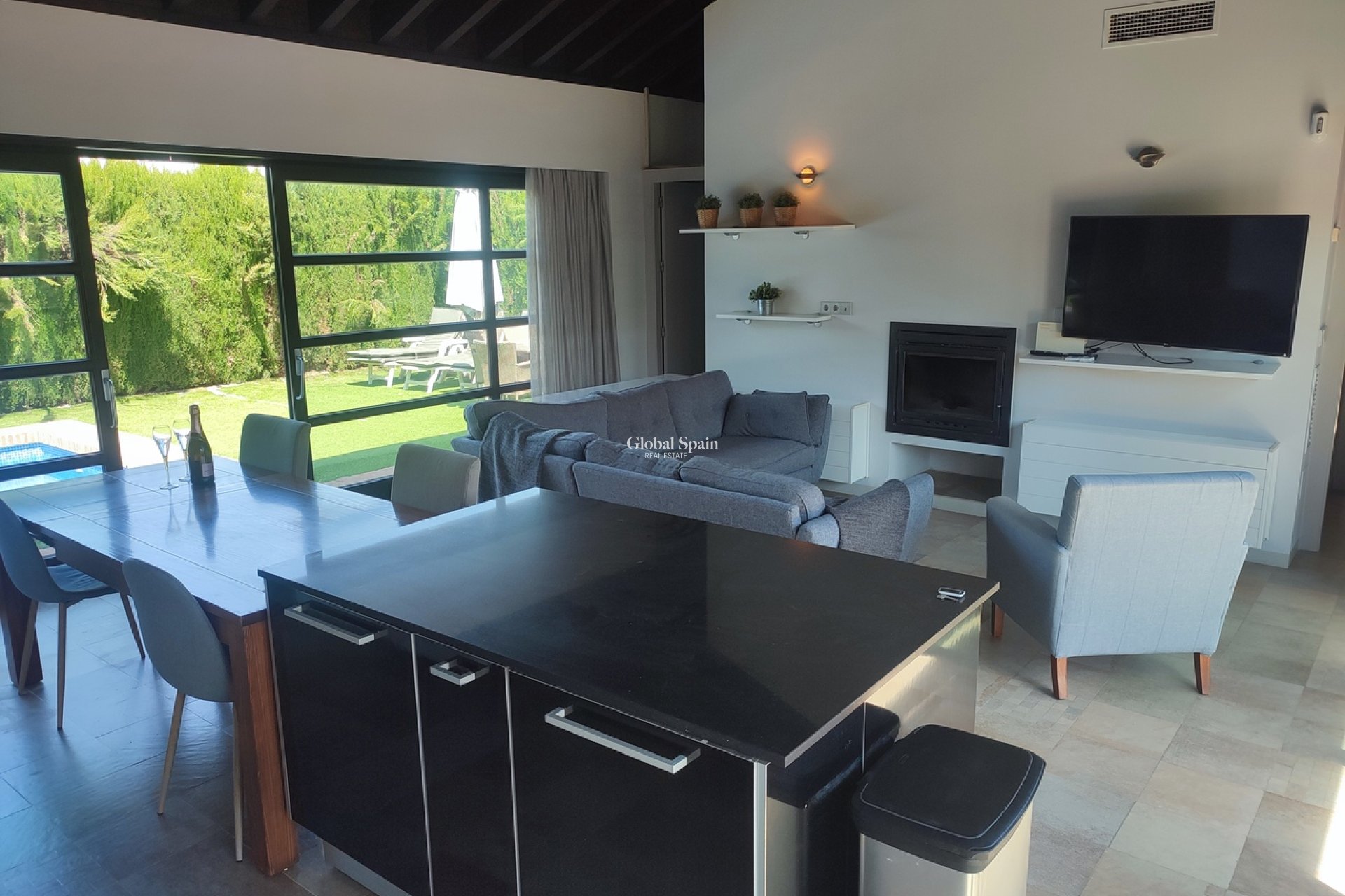 Wiederverkauf - VILLA -
PERALEJA GOLF - Inland