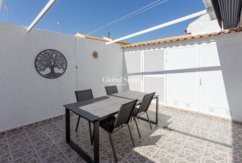 Wiederverkauf - VILLA -
PILAR DE LA HORADADA - Costa Blanca