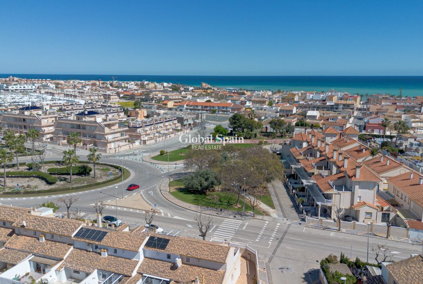 Wiederverkauf - VILLA -
PILAR DE LA HORADADA - Costa Blanca
