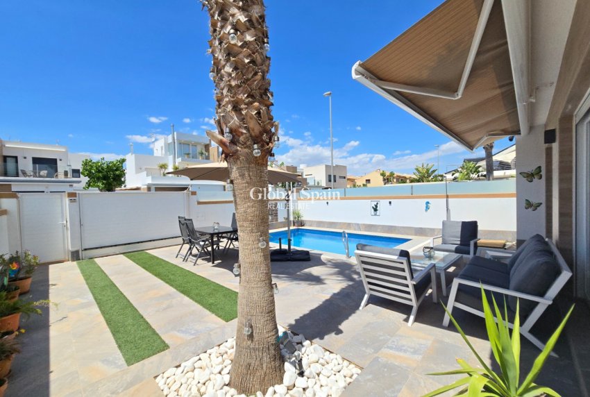 Wiederverkauf - VILLA -
PILAR DE LA HORADADA - Costa Blanca