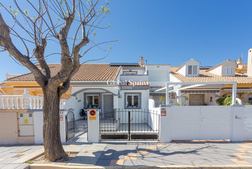Wiederverkauf - VILLA -
PILAR DE LA HORADADA - Costa Blanca