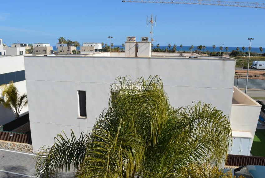 Wiederverkauf - VILLA -
PILAR DE LA HORADADA - Las Higuericas