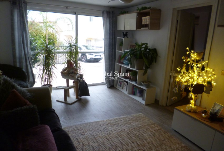 Wiederverkauf - VILLA -
PLAYA FLAMENCA - Costa Blanca