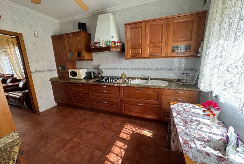 Wiederverkauf - VILLA -
PLAYA FLAMENCA - Costa Blanca