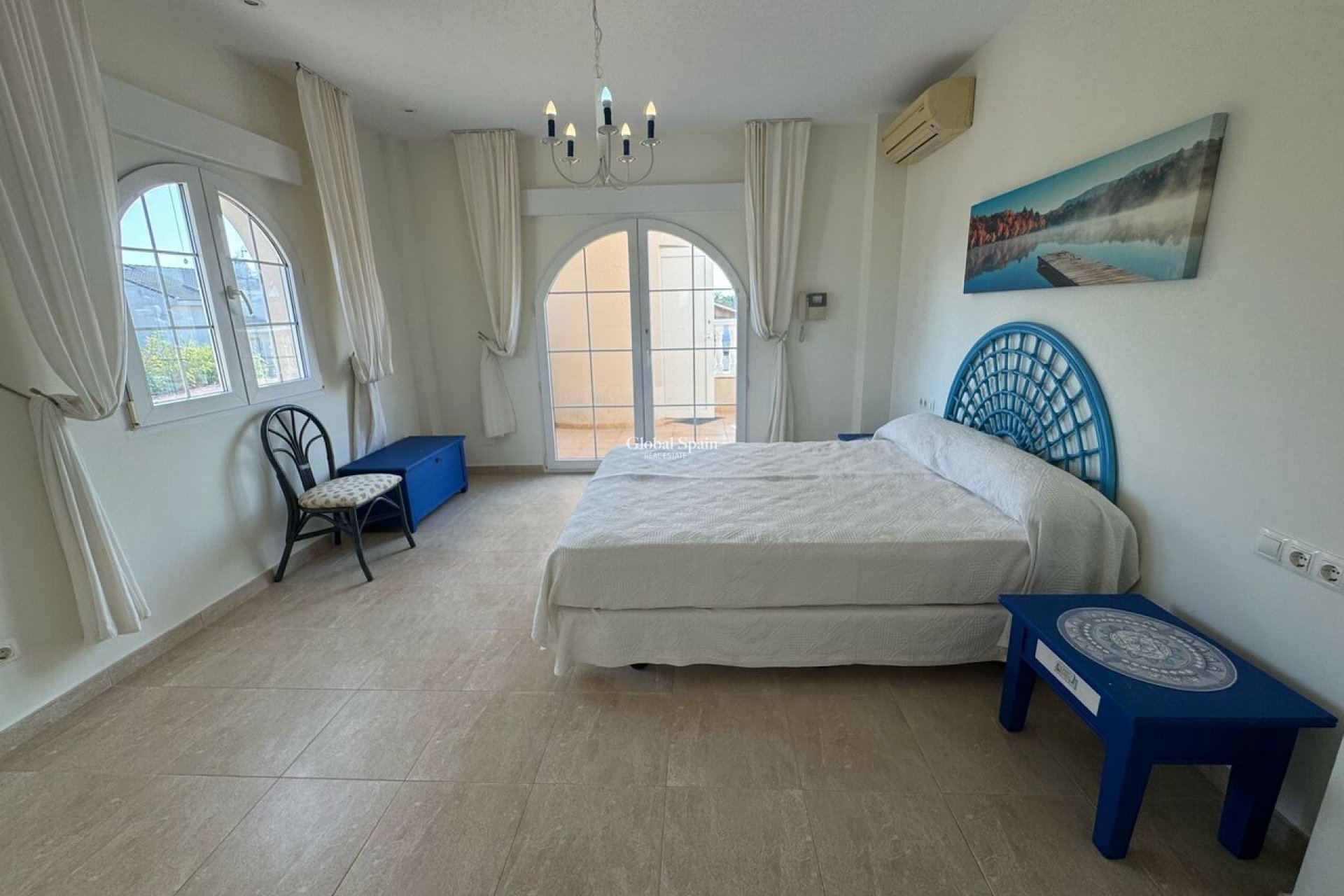 Wiederverkauf - VILLA -
PLAYA FLAMENCA - Costa Blanca