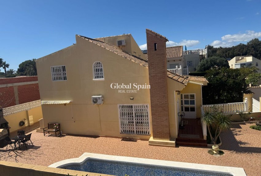 Wiederverkauf - VILLA -
PLAYA FLAMENCA - Costa Blanca