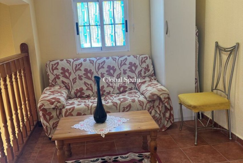 Wiederverkauf - VILLA -
PLAYA FLAMENCA - Costa Blanca