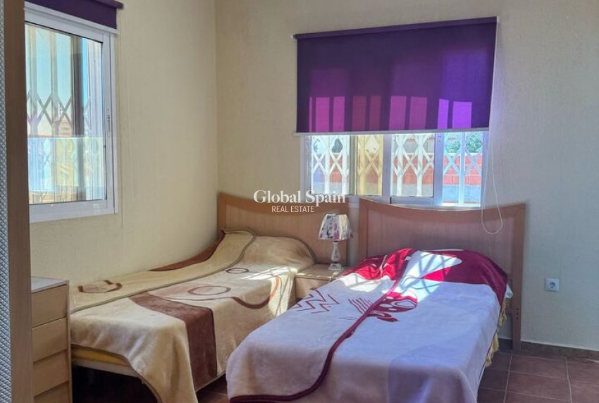 Wiederverkauf - VILLA -
PLAYA FLAMENCA - Costa Blanca
