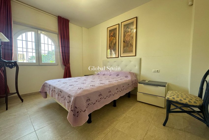 Wiederverkauf - VILLA -
PLAYA FLAMENCA - Costa Blanca