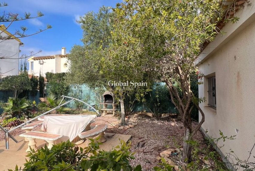 Wiederverkauf - VILLA -
PLAYA FLAMENCA