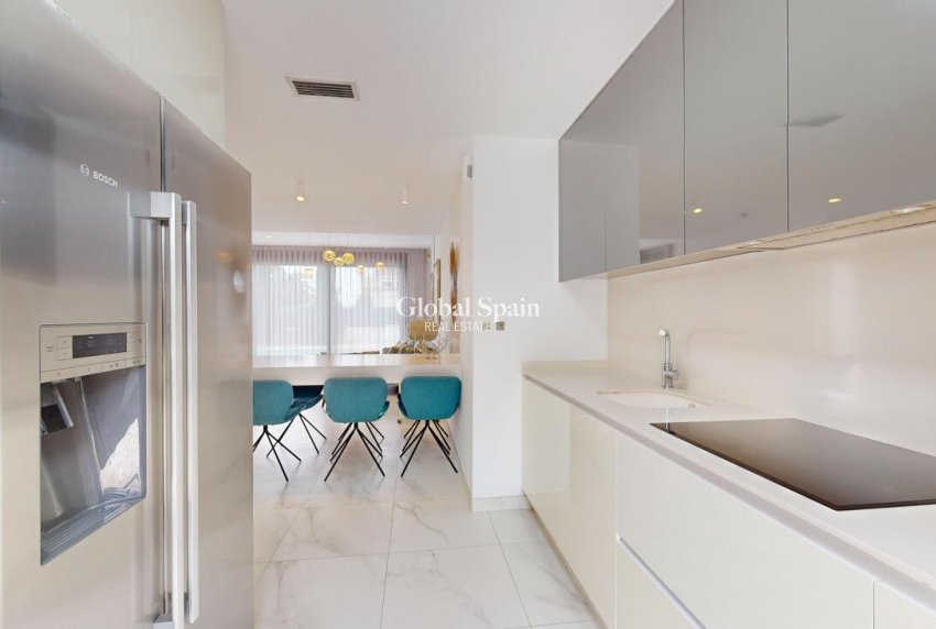 Wiederverkauf - VILLA -
PLAYA HONDA - Costa Calida