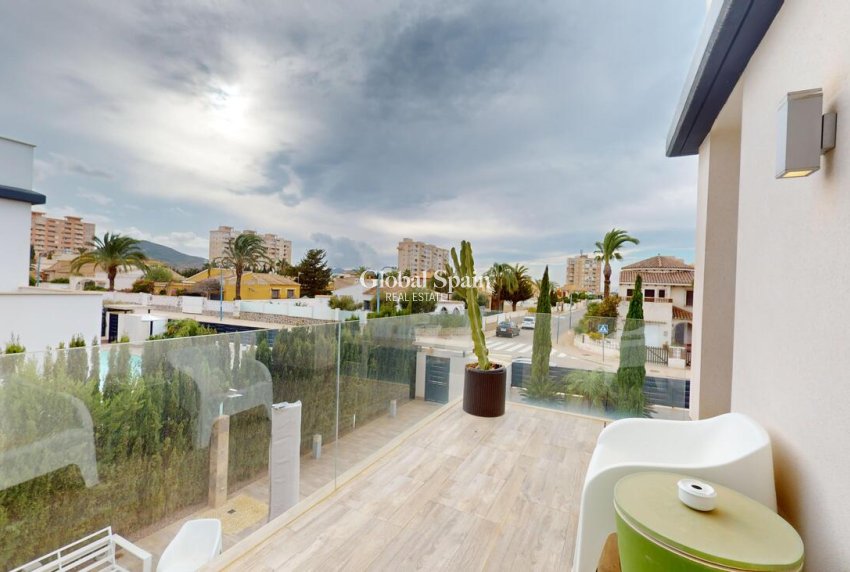 Wiederverkauf - VILLA -
PLAYA HONDA - Costa Calida
