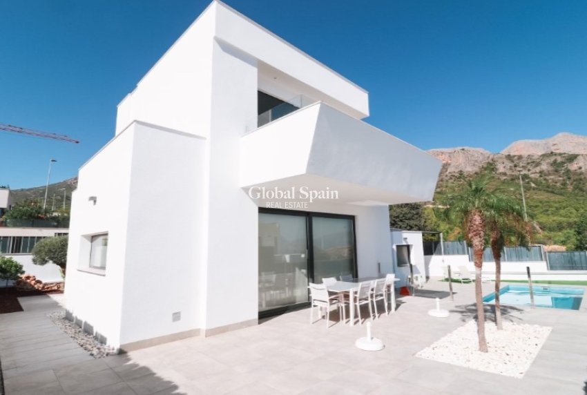 Wiederverkauf - VILLA -
POLOP - Costa Blanca